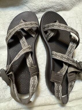 Women's Gray Outdoor Strap Sandals with Cushioned Footbed Chacos